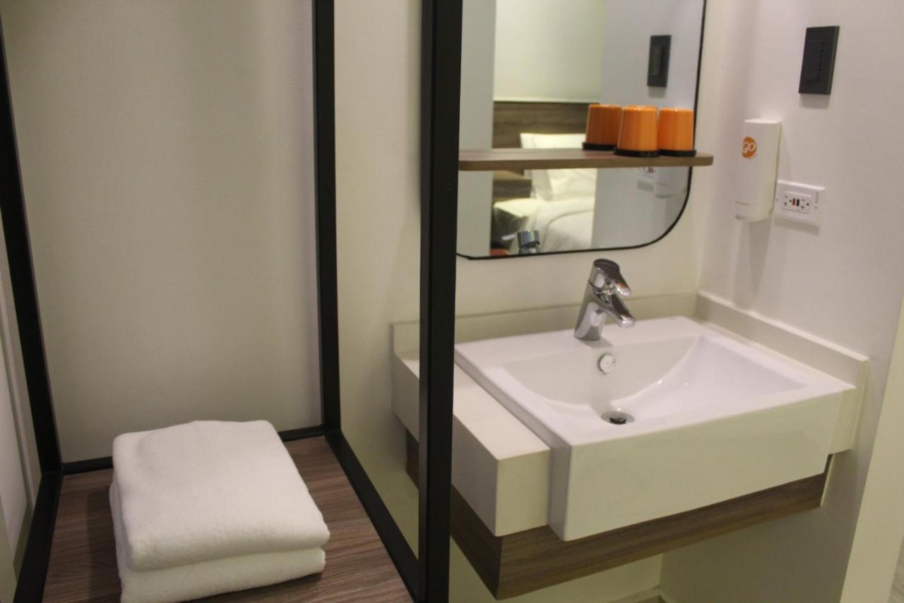 Go Hotels Plus Tuguegarao Экстерьер фото