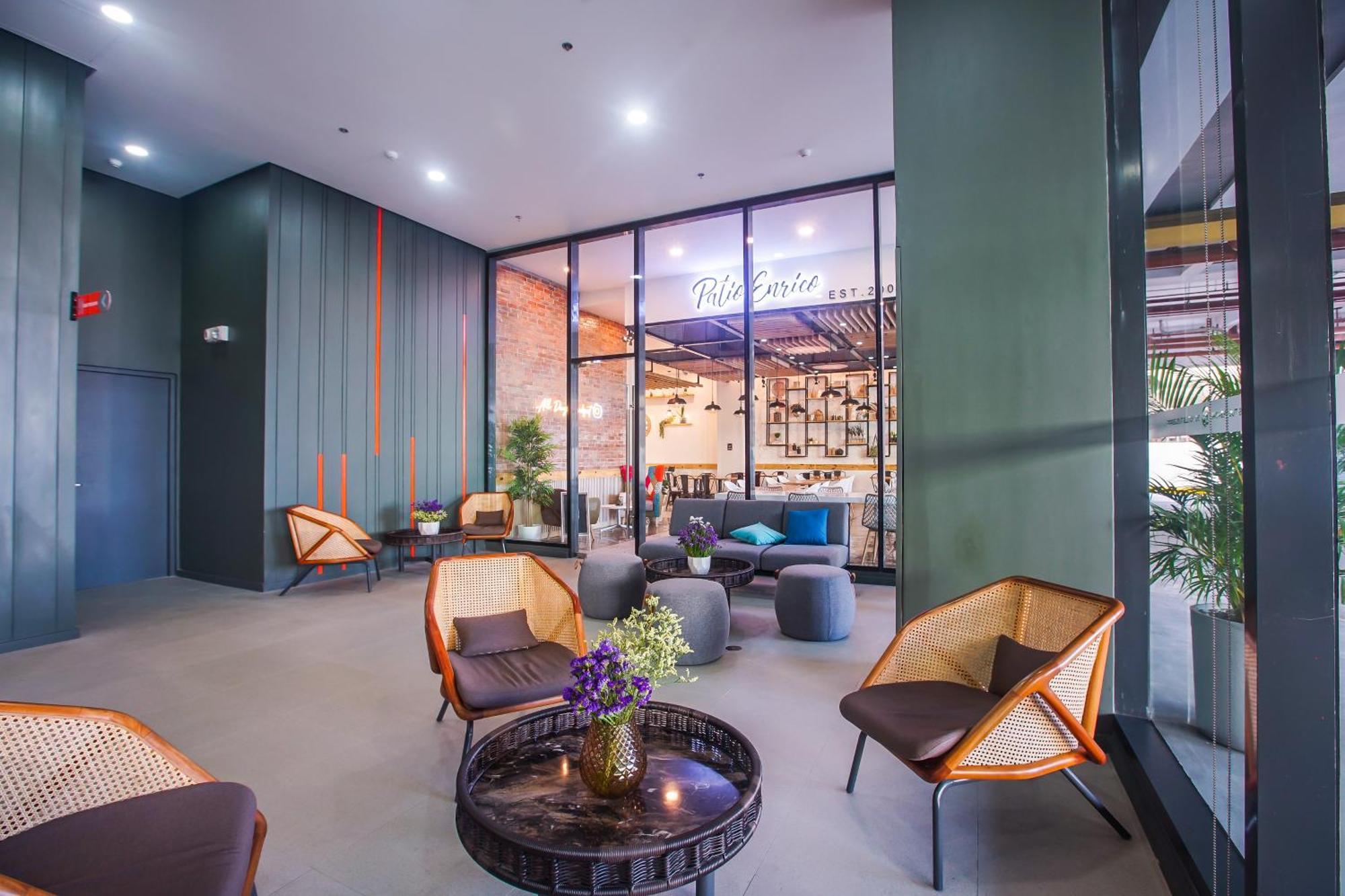 Go Hotels Plus Tuguegarao Экстерьер фото